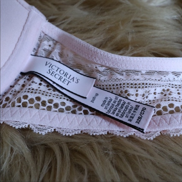 Bundles of VS Push Up bras—- VS and La Senza - Picture 8 of 8